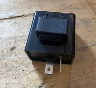 Реле поворотов минитракторов  (2 контакта, пластик)