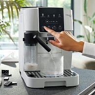 Кофемашина DeLonghi ECAM 220.61 W